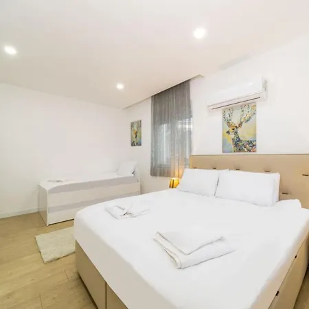Apartment Flat Near Popular Attractions In Muratpasa *